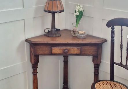 温かい雰囲気、コーナーコンソール